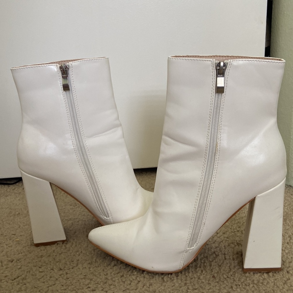 💕Boohoo white boots💕 - Picture 3 of 4